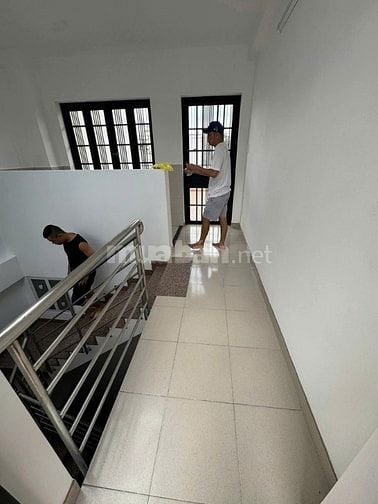 Cho thuê nhà 2 mặt tiền Trần Hưng Đạo, P.7, Q.5 giá 30tr