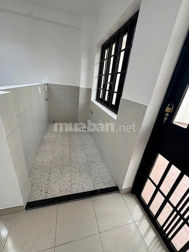 Cho thuê nhà 2 mặt tiền Trần Hưng Đạo, P.7, Q.5 giá 30tr