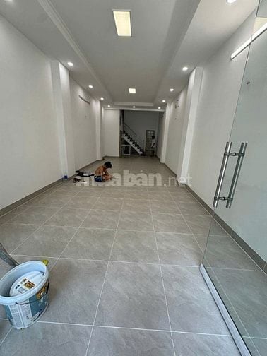 Cho thuê nhà 2 mặt tiền Trần Hưng Đạo, P.7, Q.5 giá 30tr