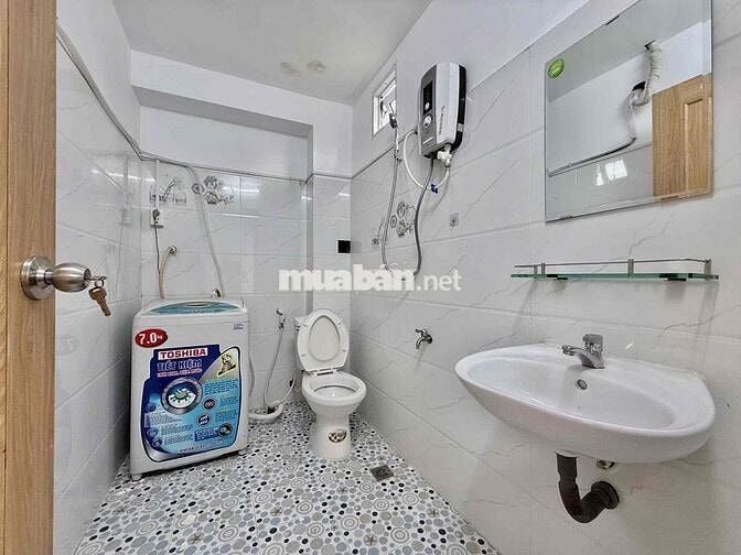 STUDIO FULL NỘI THẤT - MÁY GIẶT RIÊNG - GẦN SÂN BAY - CỬA SỔ TRỜI