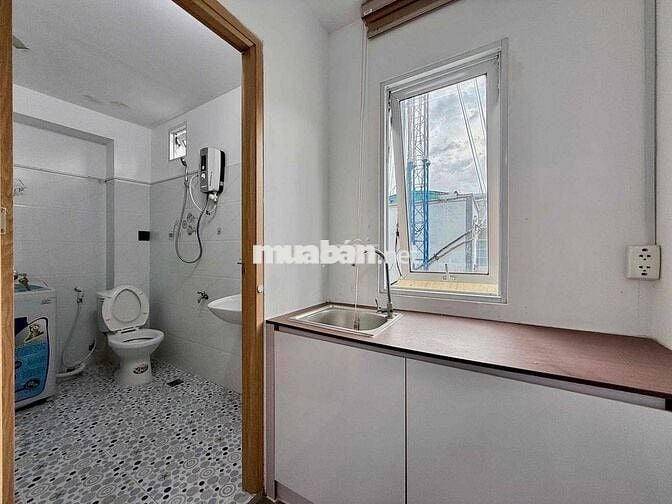 STUDIO FULL NỘI THẤT - MÁY GIẶT RIÊNG - GẦN SÂN BAY - CỬA SỔ TRỜI