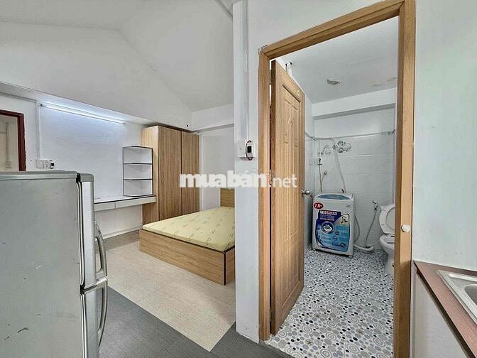 STUDIO FULL NỘI THẤT - MÁY GIẶT RIÊNG - GẦN SÂN BAY - CỬA SỔ TRỜI