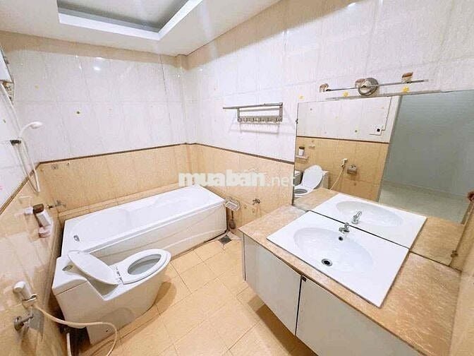 cho thuê phòng rộng rãi không chung chủ giờ tự do có bồn tắm máy lạnh