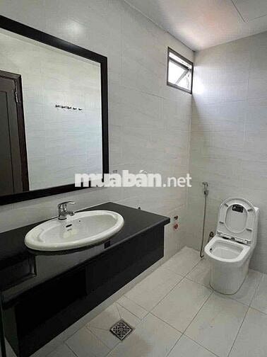 CHO THUÊ CĂN HỘ FULL NỘI THẤT BAN CÔNG TRUNG TÂM Q1