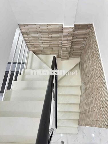 Chỉ hơn 2 tỷ - Nhà 2 Tầng - DTSD 50m2 - Cách Aeon Mall 1km.