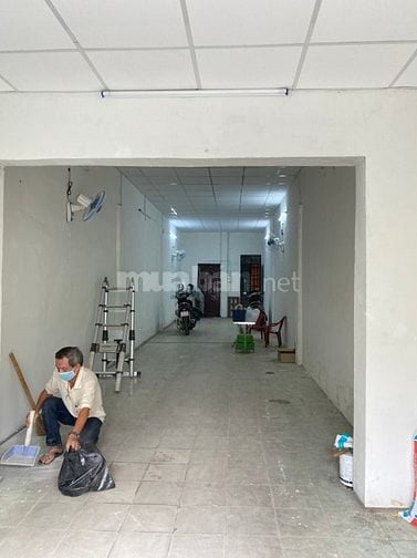 Bán gấp nhà Mặt Tiền Âu Cơ - Giá tốt chỉ bằng hẻm xe hơi. DT đất 100m