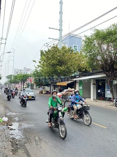 Bán gấp nhà Mặt Tiền Âu Cơ - Giá tốt chỉ bằng hẻm xe hơi. DT đất 100m