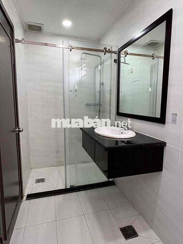 CHO THUÊ CĂN HỘ FULL NỘI THẤT BAN CÔNG TRUNG TÂM Q1