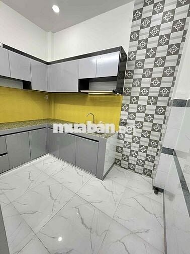 Chỉ hơn 2 tỷ - Nhà 2 Tầng - DTSD 50m2 - Cách Aeon Mall 1km.