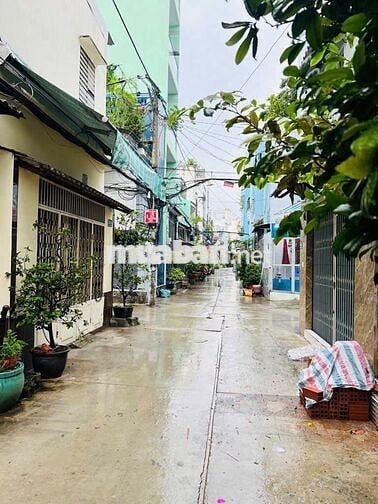 Bán nhà 3 tầng hẻm xe hơi Chiến Lược- Bình Tân, 30m2-3PN, chỉ hơn 3 tỷ
