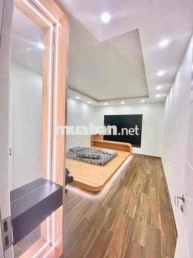 cho thuê nhà đẹp y hình 4 x 20 có 5pn 5wc sân thượng