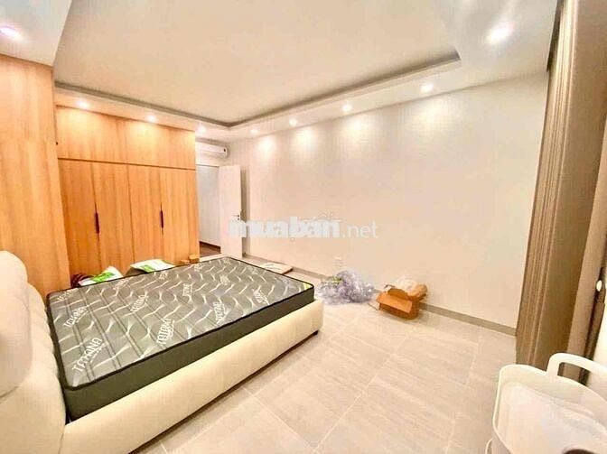 cho thuê nhà đẹp y hình 4 x 20 có 5pn 5wc sân thượng
