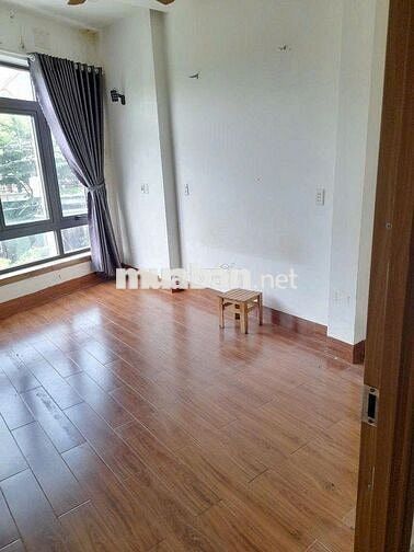 CHO THUÊ NHÀ 4 TẦNG MT NGÔ THÌ NHẬM, 3 PN ,