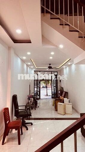 CHO THUÊ NHÀ 4 TẦNG MT NGÔ THÌ NHẬM, 3 PN ,