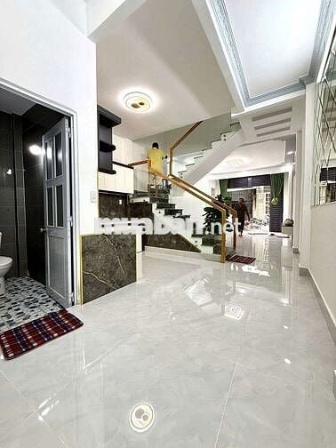 NHÀ ĐẸP VỊ TRÍ VÀNG - TÔ KÝ - QUẬN 12