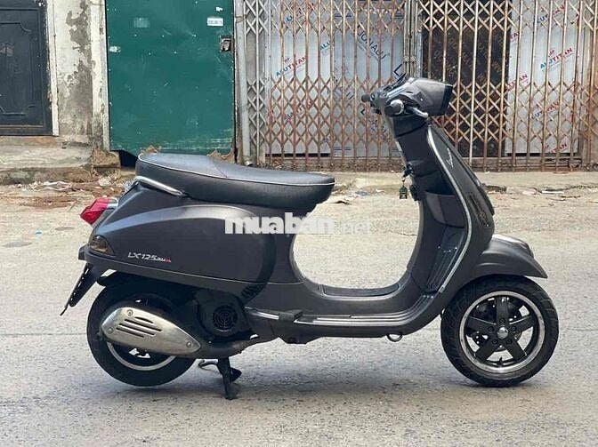 VESPA ĐÈN VUÔNG BIỂN HÀ NỘI