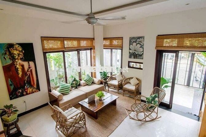 Cho thuê nhà 2 tầng sát Phạm Văn Đồng, gần biển sơn trà
