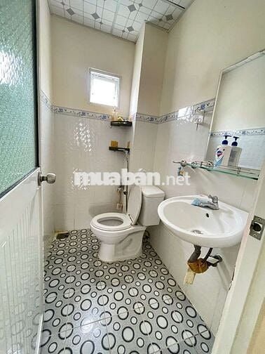 Nhà trệt lẩu full nội thất KDC Hoàng Quân