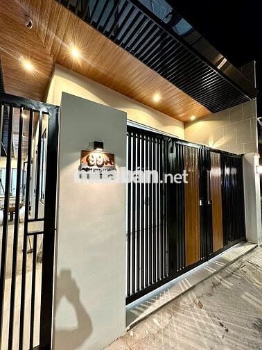 Cần bán nhà đẹp mặt tiền đường 7m5 lề 3m5
