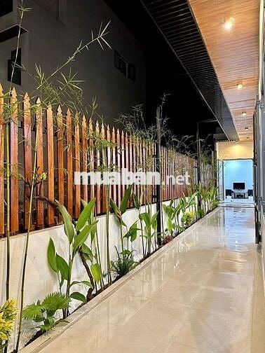 Cần bán nhà đẹp mặt tiền đường 7m5 lề 3m5