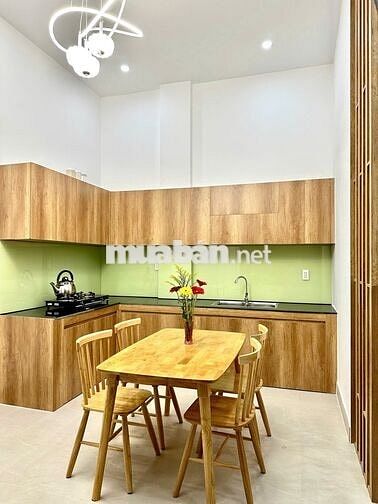 Cần bán nhà đẹp mặt tiền đường 7m5 lề 3m5