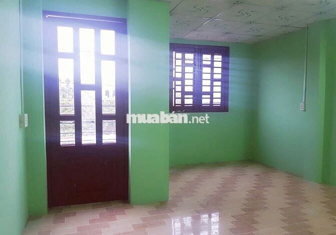 Nhà nguyên căn 1 trệt, 1 lầu, bên hông trường tiểu học Bình Chiểu