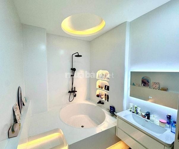 Nhà Đẹp Nguyễn Thiện Thuật, Quận 3 – Kinh Doanh Được, Hẻm Thông