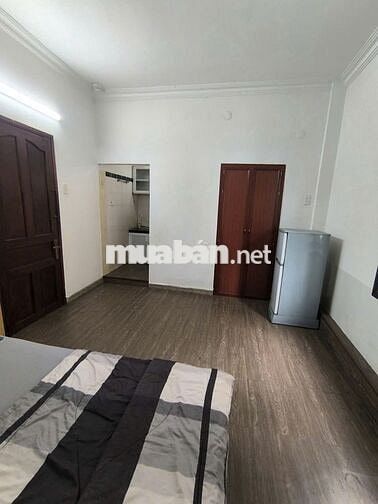 CHO THUÊ PHÒNG CÓ THANG MÁY CỬA SỔ ĐẦY ĐỦ NỘI THẤT NGAY ETOWN CỘNG HÒA