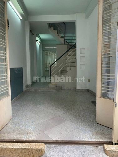 Cho thuê nhà hẻm 3.5m Nguyễn Văn Cừ, P.2, Q.5 giá 11tr