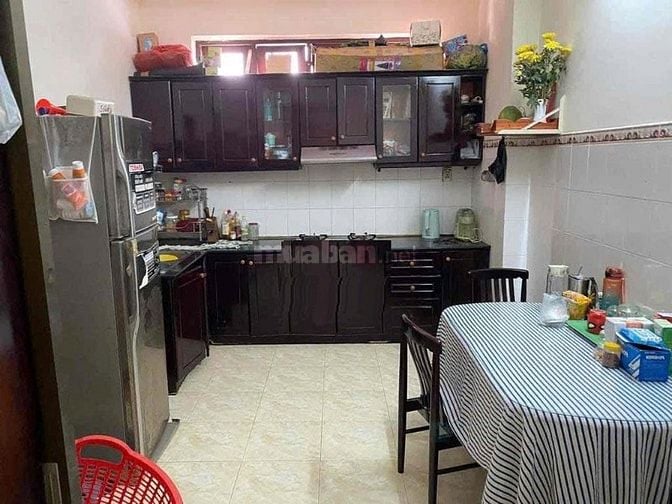 Cho thuê nhà hẻm 3.5m Nguyễn Văn Cừ, P.2, Q.5 giá 11tr