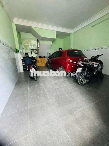 Nhà ngang 5m x 14,5m,đúc 5 tấm đường 6m thông xe hơi ngủ trong nhà