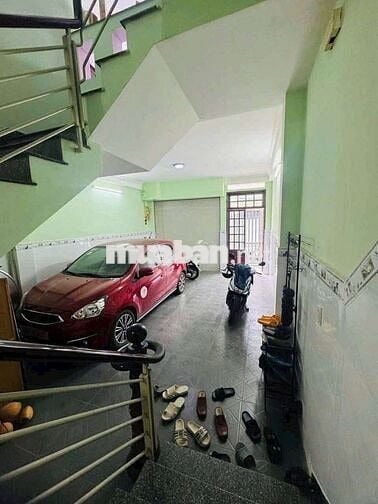 Nhà ngang 5m x 14,5m,đúc 5 tấm đường 6m thông xe hơi ngủ trong nhà