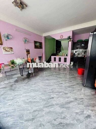 Nhà ngang 5m x 14,5m,đúc 5 tấm đường 6m thông xe hơi ngủ trong nhà