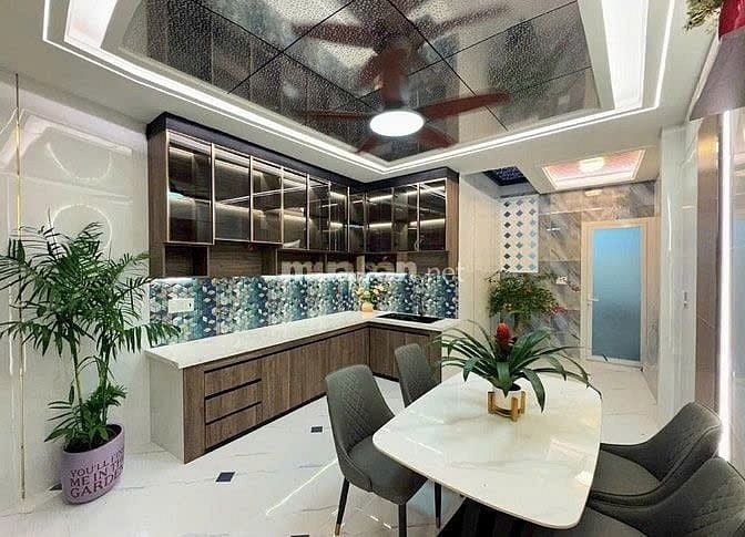 BÁN GẤP CHDV 5 TẦNG HẺM XE HƠI HUỲNH MẪN ĐẠT Q5.Thu nhập 30Tr/Tháng