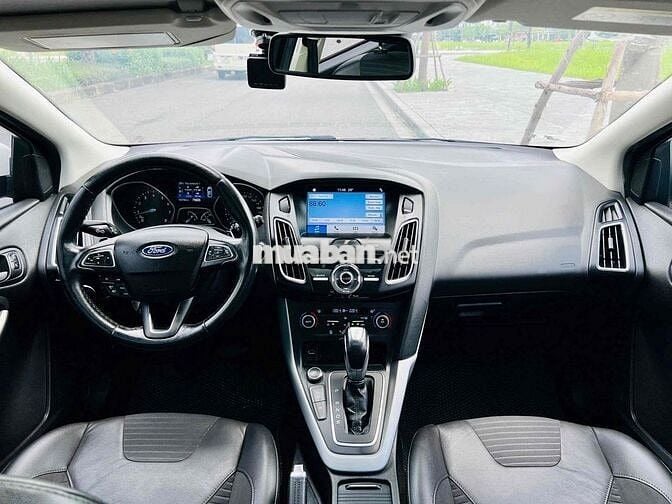 Tôi cần bán chiếc xe Ford Focus Sport 2018 1.5AT