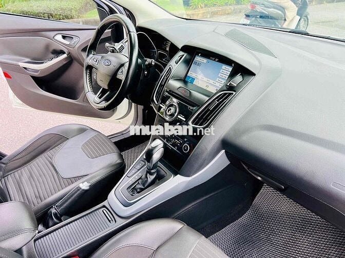 Tôi cần bán chiếc xe Ford Focus Sport 2018 1.5AT
