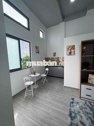PHÒNG NỘI THẤT BAN CÔNG GẦN LÀNG ĐẠI HỌC, KTX KHU B