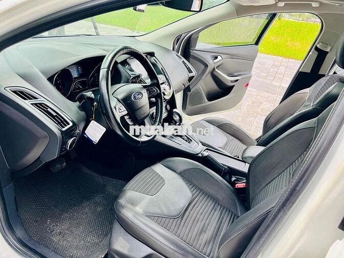 Tôi cần bán chiếc xe Ford Focus Sport 2018 1.5AT