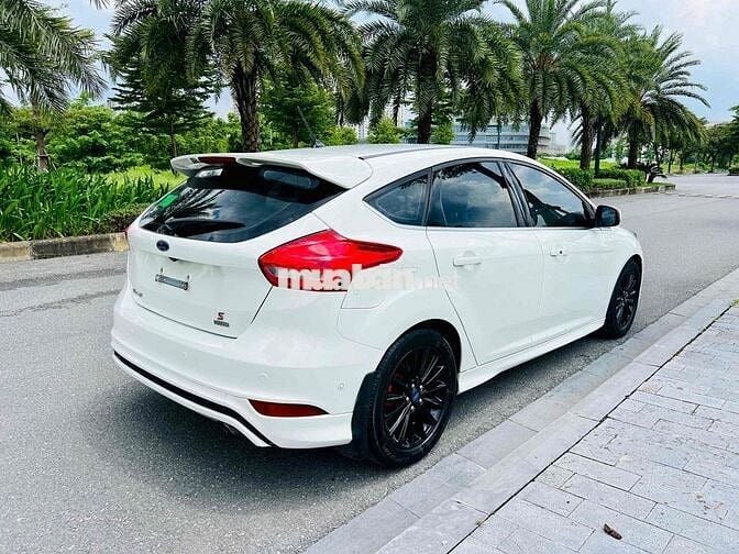 Tôi cần bán chiếc xe Ford Focus Sport 2018 1.5AT