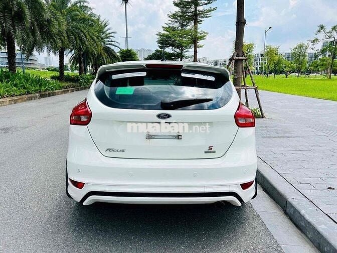 Tôi cần bán chiếc xe Ford Focus Sport 2018 1.5AT