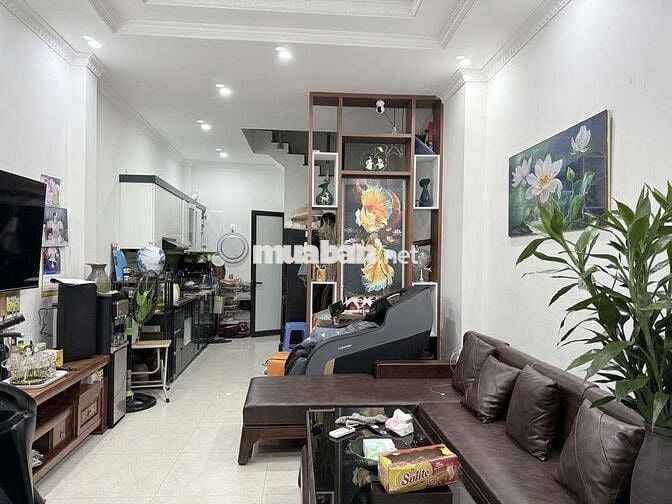 Sổ đỏ đặt ngân hàng 1.5 tỷ, chủ cần bán gấp, nhà Phố Trạm- gần Aeon