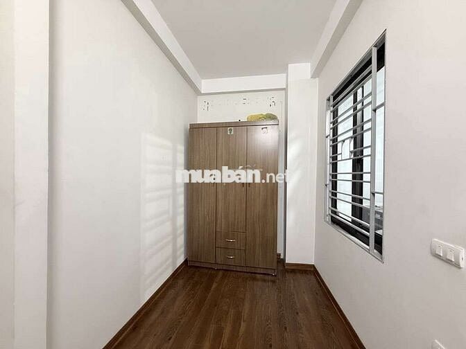 Sổ đỏ đặt ngân hàng 1.5 tỷ, chủ cần bán gấp, nhà Phố Trạm- gần Aeon
