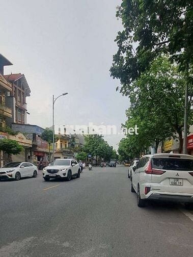 SIÊU HIẾM – CCMN DÒNG TIỀN 100 triêu, _9 tầng thang máy – 100m2,