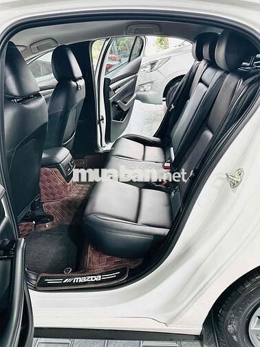 Mazda 3 12/2024 Luxury - 14000 km Vô Nhiều Đồ Chơi