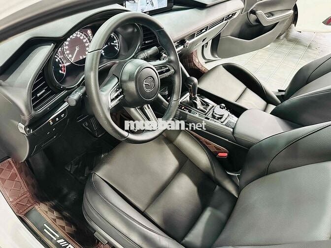 Mazda 3 12/2024 Luxury - 14000 km Vô Nhiều Đồ Chơi