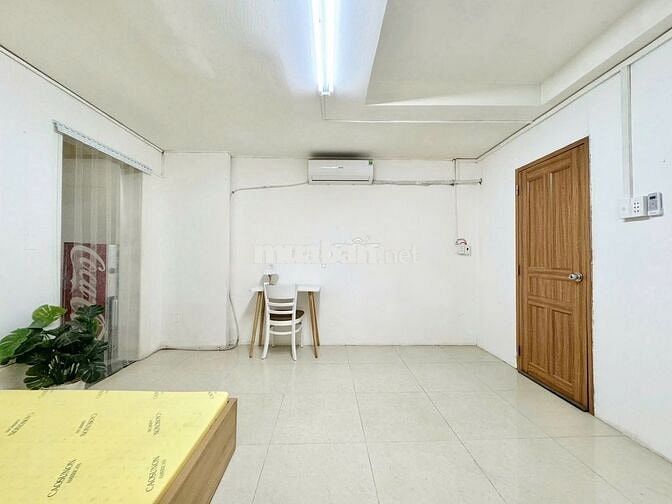 Cho thuê phòng Q3 rộng rãi, tách bếp, Gần UEH A giá HSSV