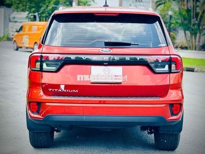 Ford Everest 2022 Titanium 2.0L 4x2 AT - 48000 km