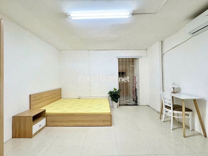 Cho thuê phòng Q3 rộng rãi, tách bếp, Gần UEH A giá HSSV