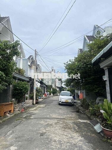 ĐẤT VUÔNG ĐẸP CHỈ 3,4 TỶ GẦN CHỢ XUÂN THỚI THƯỢNG HXH KHU DÂN CƯ VUI .
