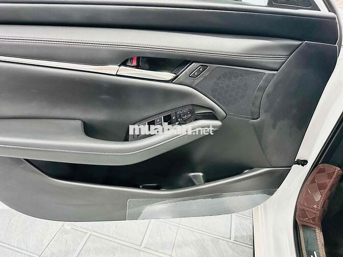 Mazda 3 12/2024 Luxury - 14000 km Vô Nhiều Đồ Chơi